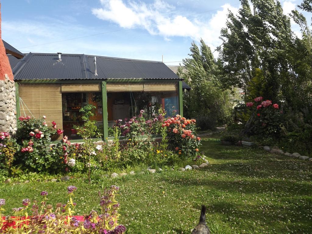 Kiritina'S House Homestay El Calafate Exterior photo